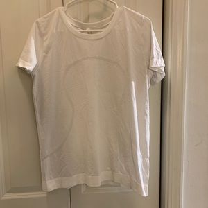 lululemon Swiftly Relaxed Tee- White Size 8